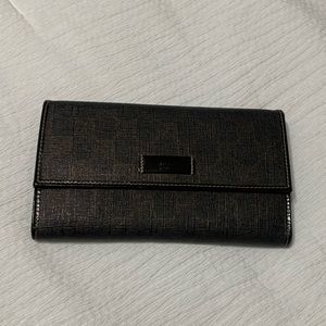 Authentic Gucci long wallet in GUC